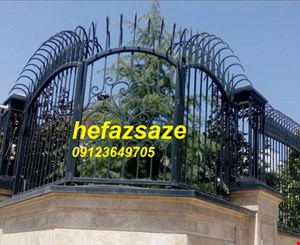 حفاظ نرده سرنیزه ای ارتفاع 2 متر دو طرف آبشار